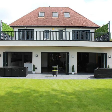 Modern Spacious House - Sleeps 16, Free Parking, Sun Terrace Nuneaton Eksteriør billede