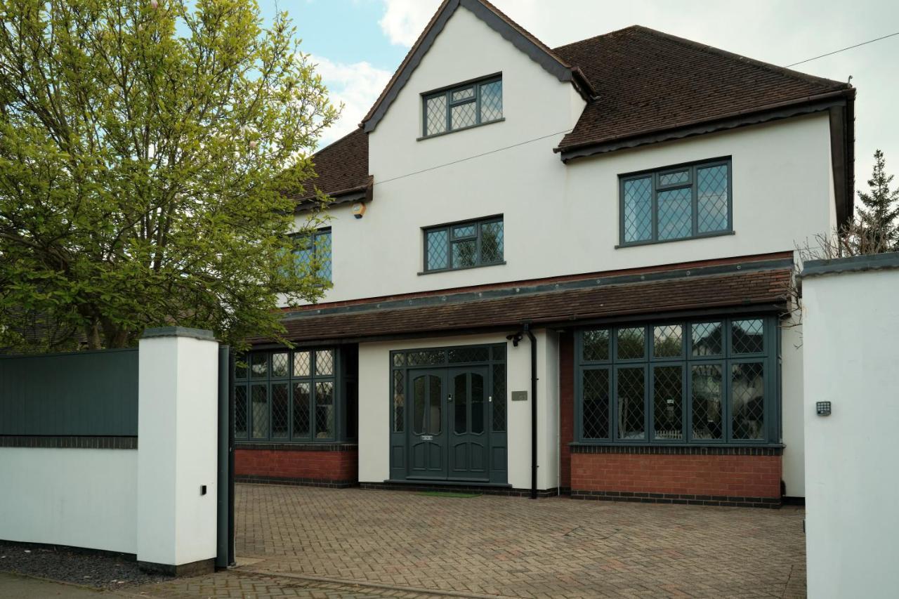 Modern Spacious House - Sleeps 16, Free Parking, Sun Terrace Nuneaton Eksteriør billede