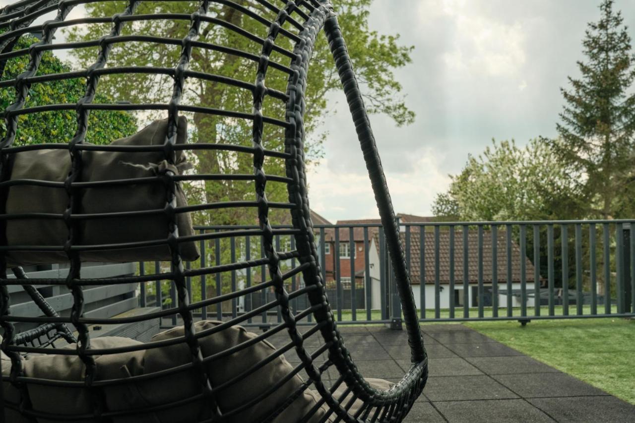 Modern Spacious House - Sleeps 16, Free Parking, Sun Terrace Nuneaton Eksteriør billede