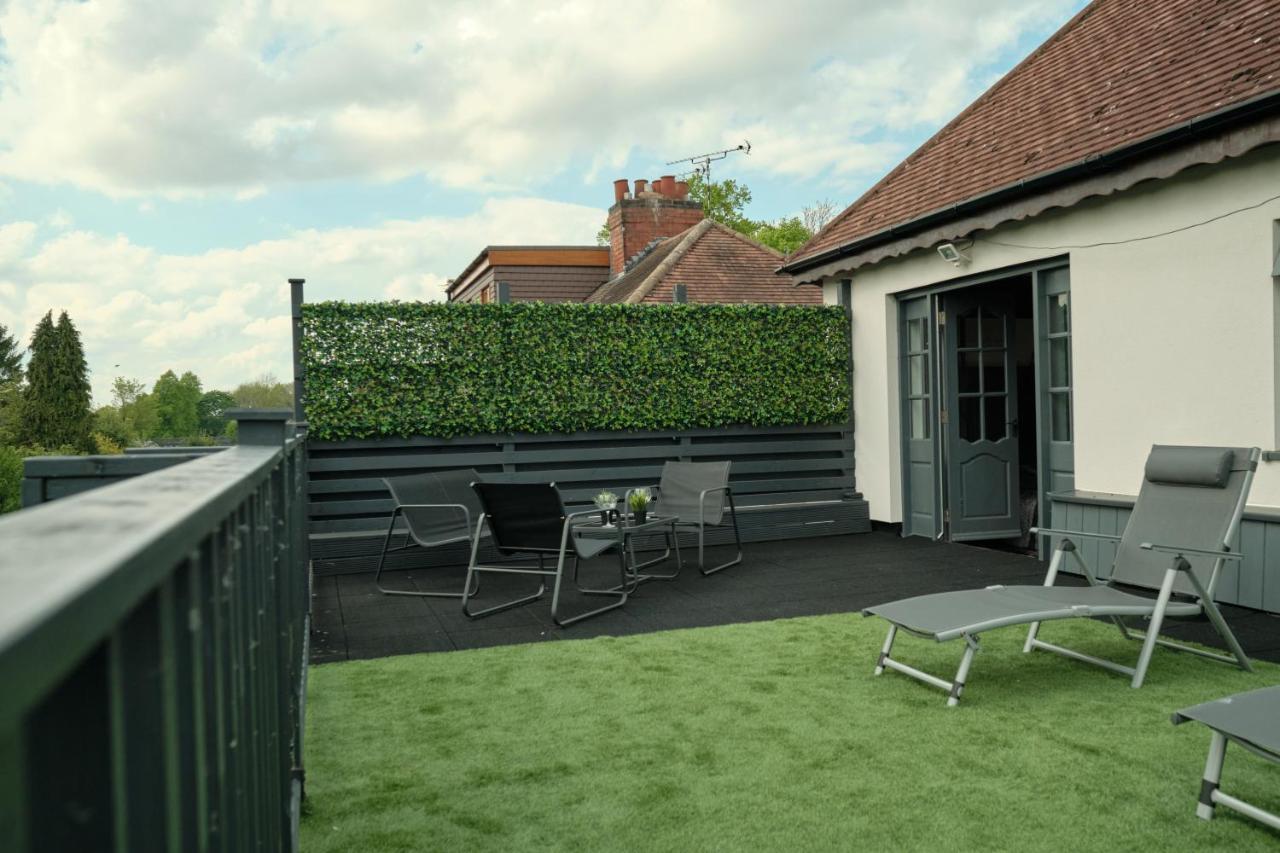Modern Spacious House - Sleeps 16, Free Parking, Sun Terrace Nuneaton Eksteriør billede